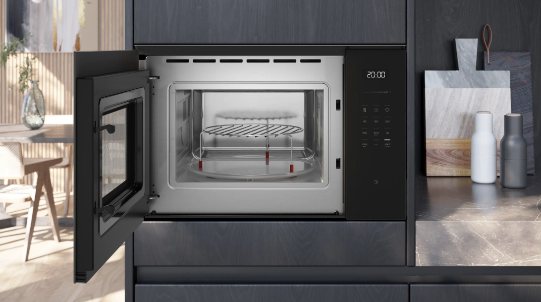 Siemens iQ500 Black Built-In Microwave with Grill – BE555LMB2