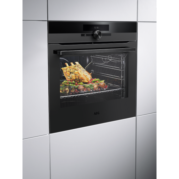 AEG 60cm Premium Matte Black Oven - BPK94733PT
