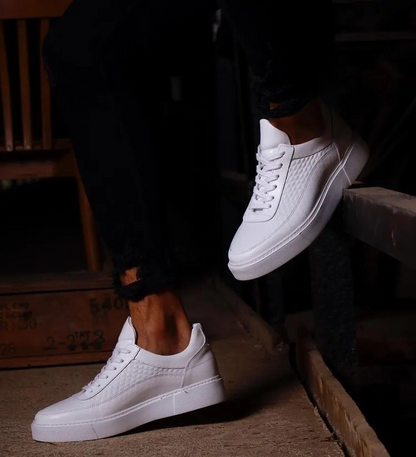 Lizzio - White Buttons Leather Sneakers