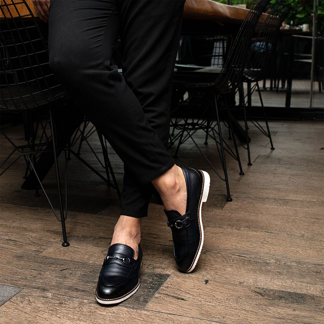 LIZZIO-Black Tally Leather Loafers