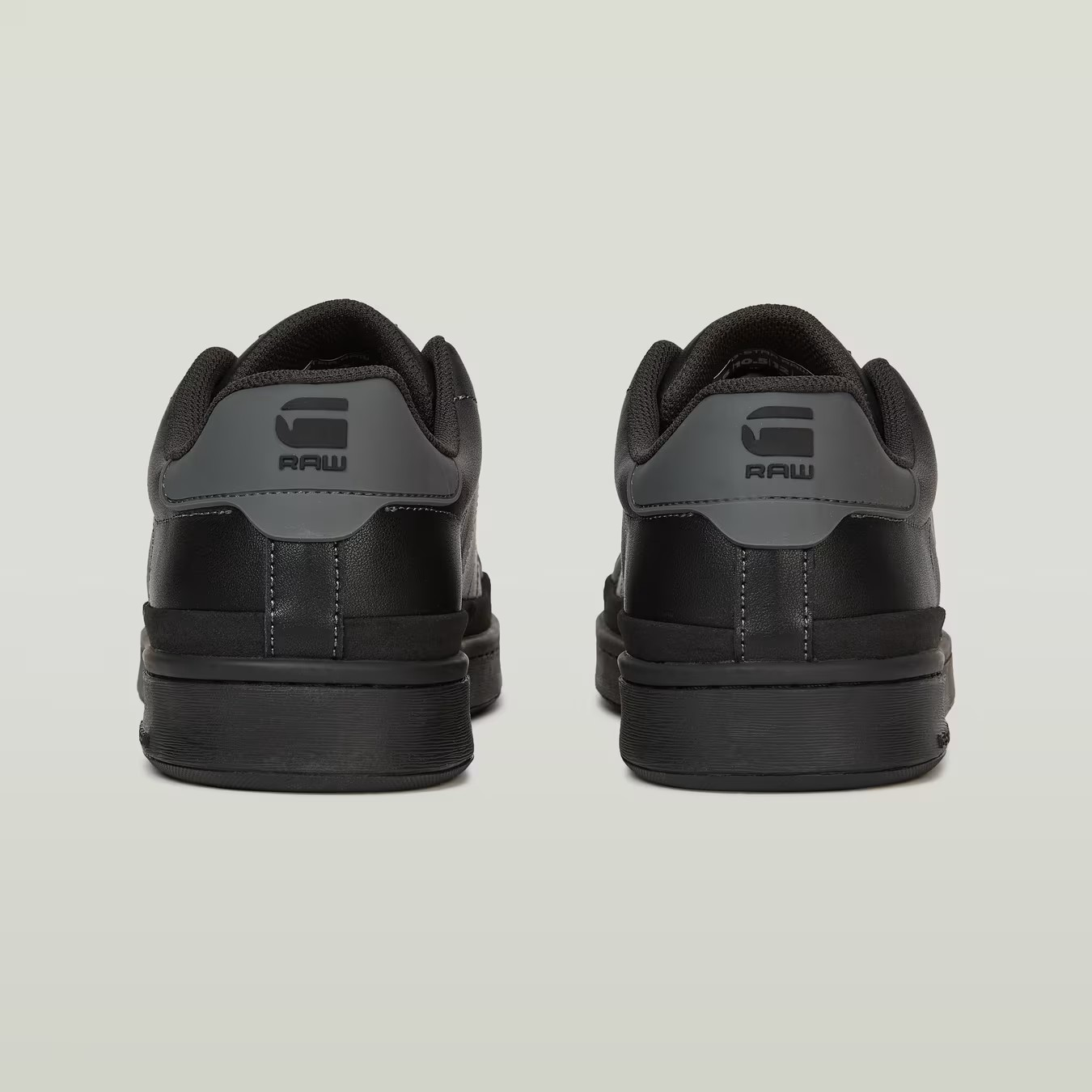 Recruit III Lea Sneakers