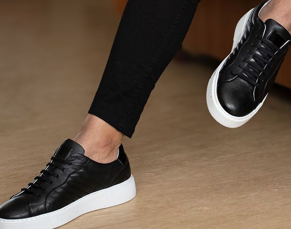 Lizzio - Black Stitch Leather Sneakers