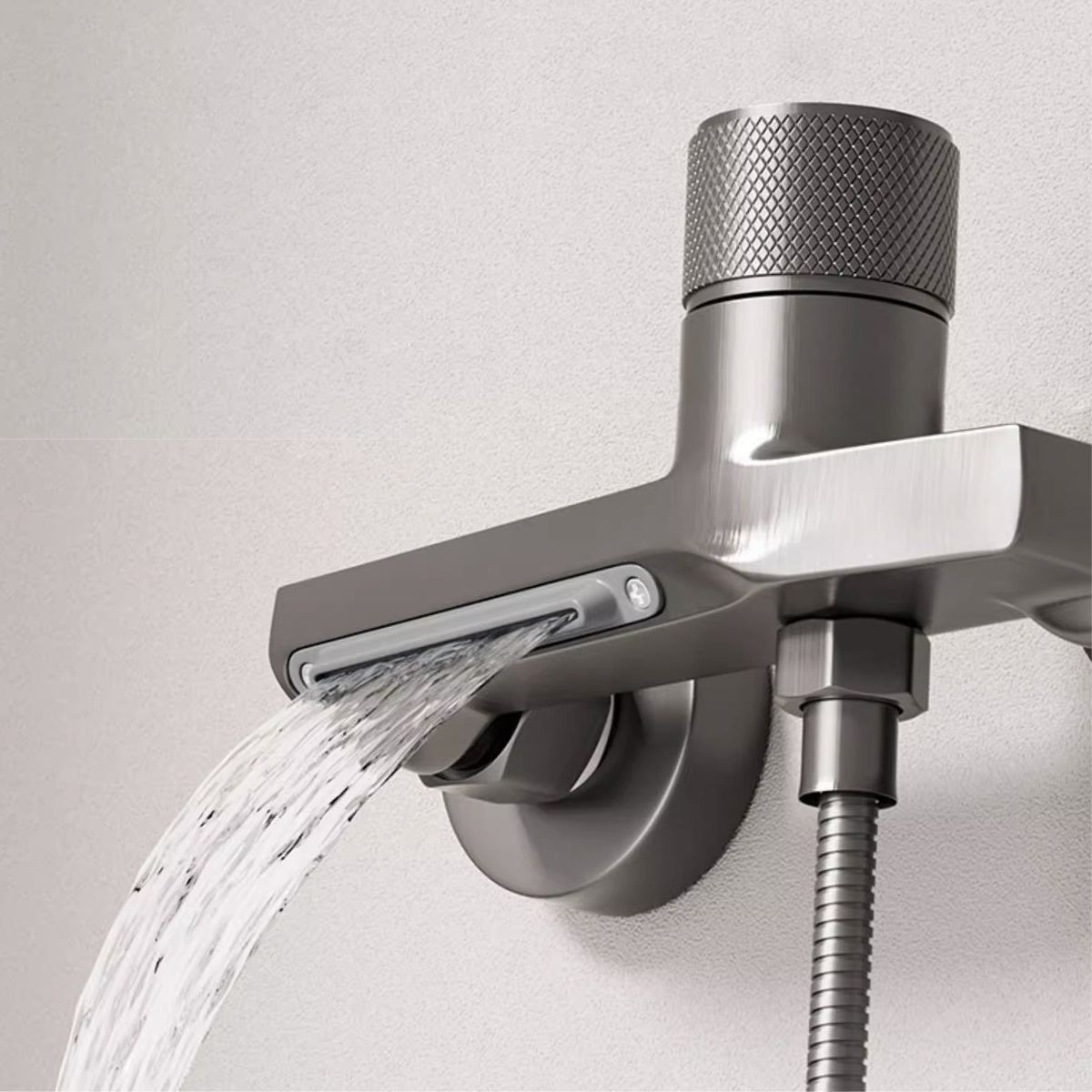 Wall Mounted Single Knob Bathtub Shower Faucet  -chrome
