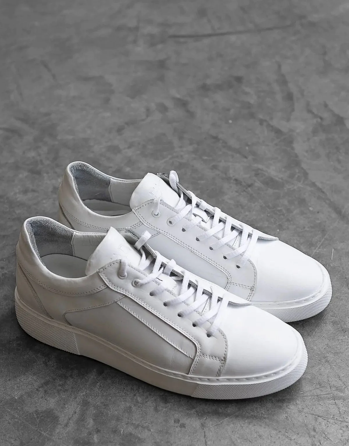 Fade Iconic White Sneakers