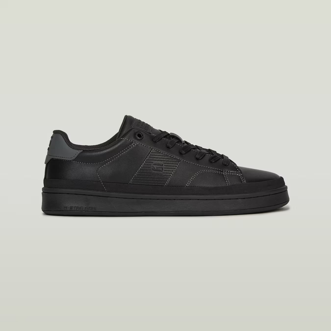 Recruit III Lea Sneakers