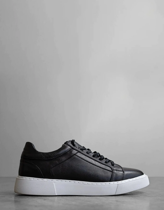 Fade Iconic Black/White Sneakers