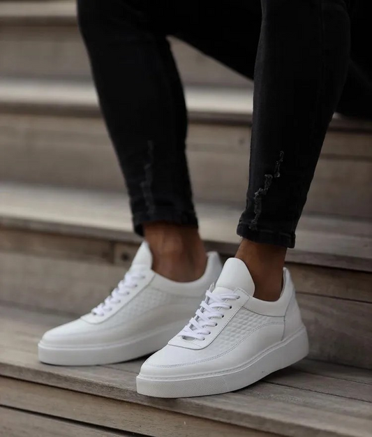 Lizzio - White Buttons Leather Sneakers