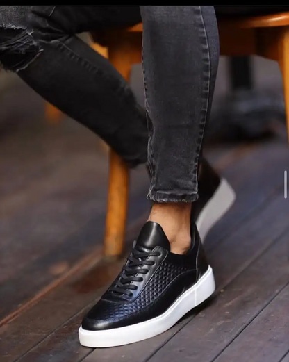 LIZZIO-Black Buttons Leather Sneakers